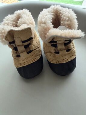 Sorel Kids Tan & Black Shearling-Lined Winter Booties